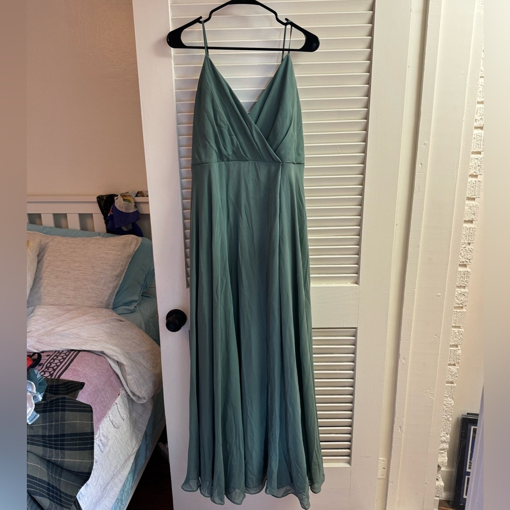 Bridesmaid dress worn once! Birdy Grey Kaia dress in Chifon Sage. XL.